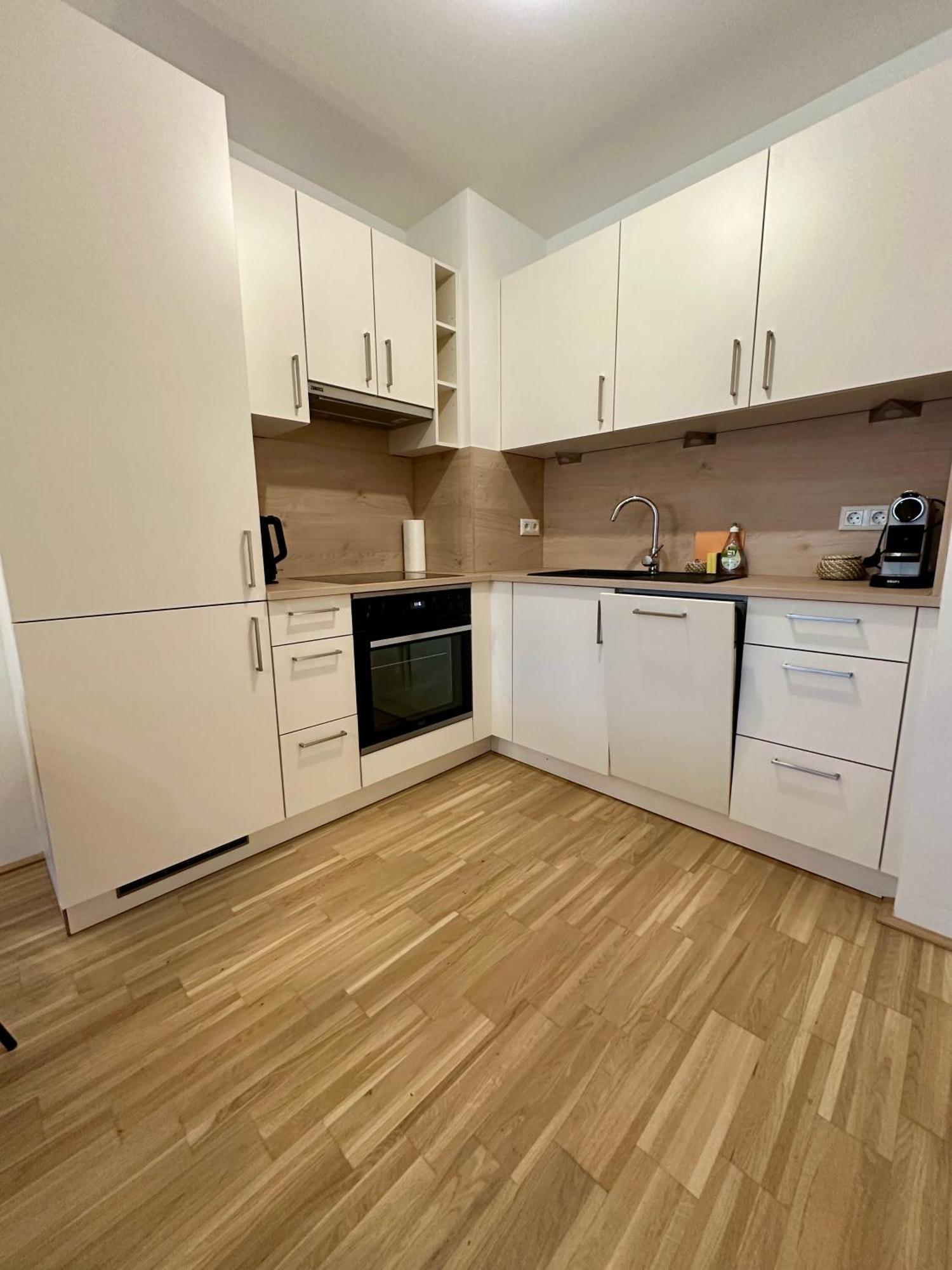 Coho City Apartments Mit Hauseigener Tiefgarage Відень Екстер'єр фото
